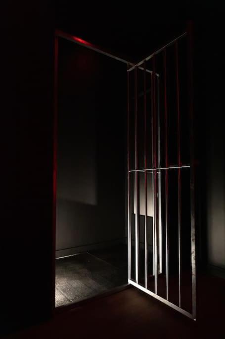 Loveroom O Diable Des Plaisirs Avec Jacuzzi Tourcoing Esterno foto